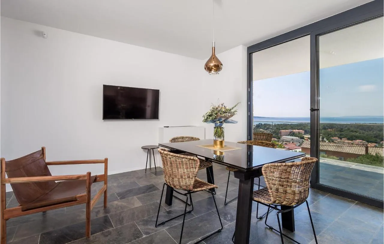 Stunning Home In Palit With House Sea View Ferienhaus